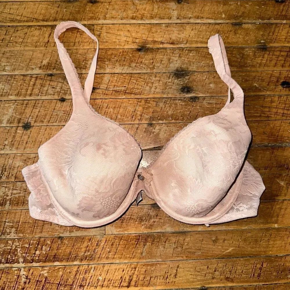 Victoria’s Secret Body nude lace lined perfect 34C bra
